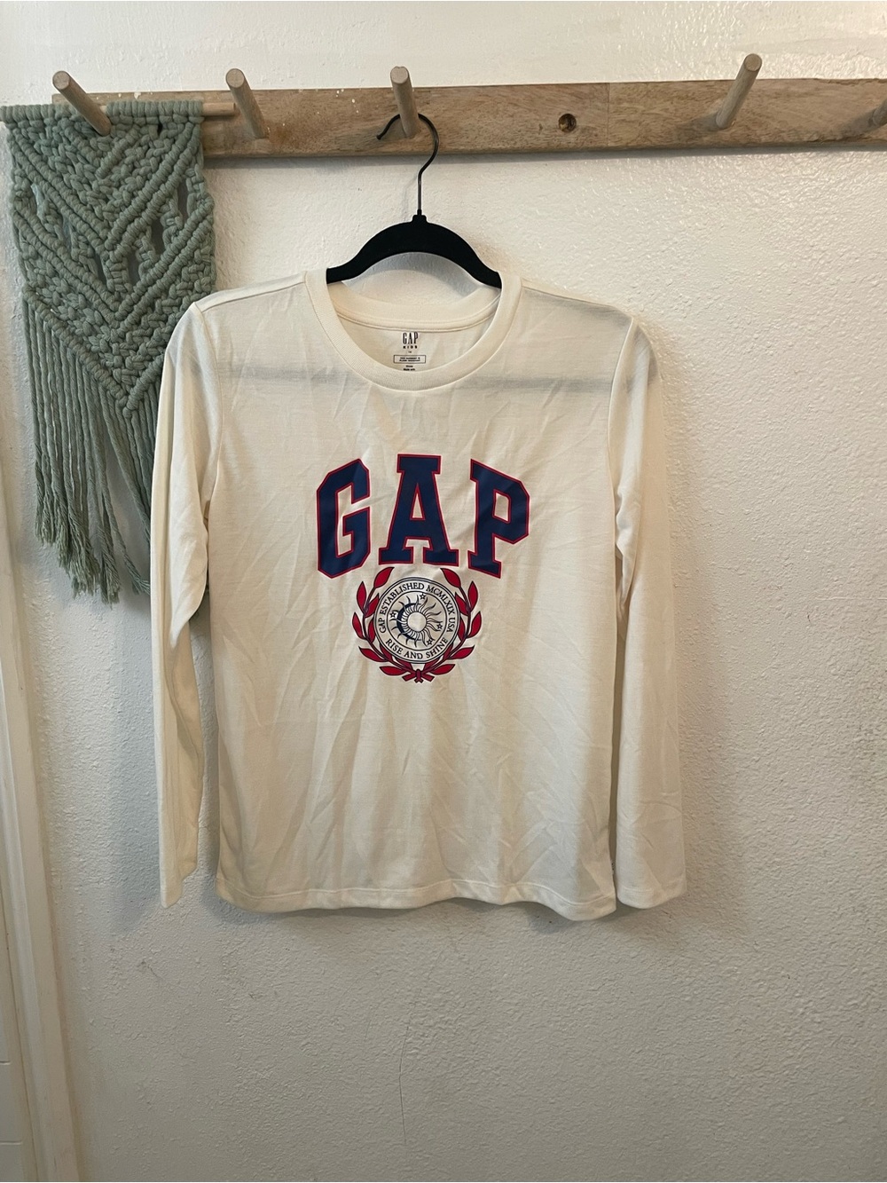 GAP Kids Cream Tee with Navy Logo